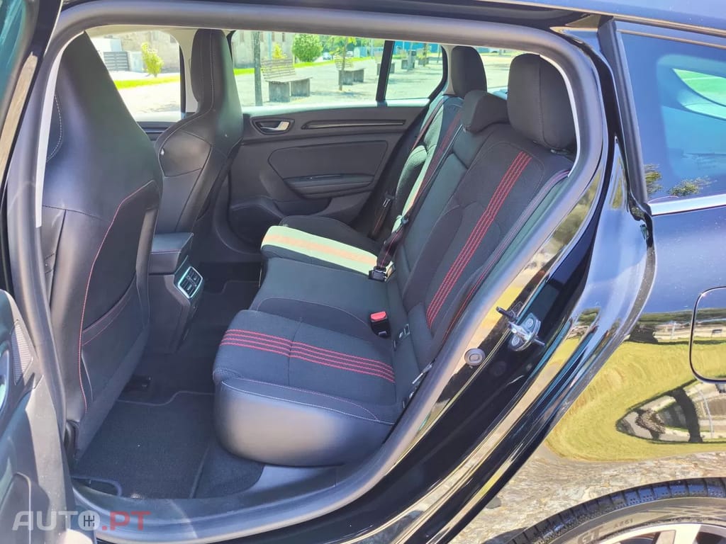 Renault Mégane Sport Tourer 1.6 E-Tech Plug-in Hybrid