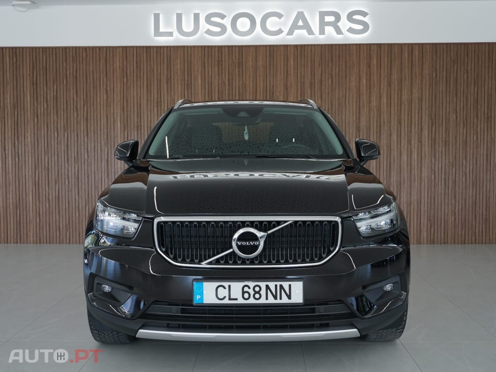 Volvo XC40 1.5 T2 Momentum Plus
