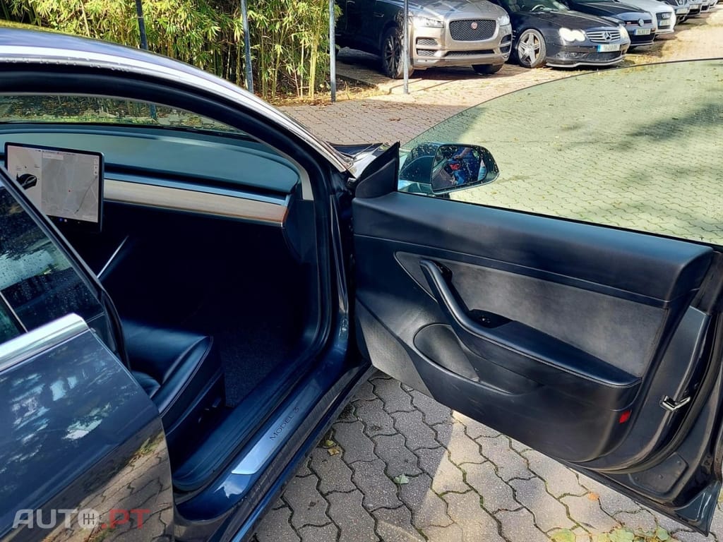Tesla Model 3 Standard Range Plus RWD