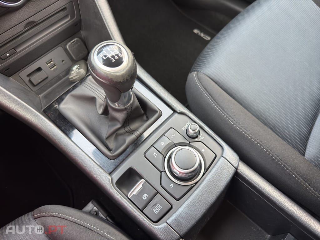Mazda CX-3 1.8 Sky.Advance Navi