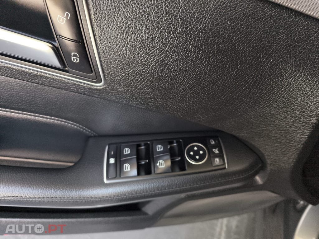Mercedes-Benz E 300 BlueTEC Hybrid Avantgarde