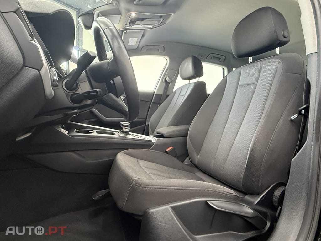 Audi A4 Avant 30 TDI Advanced S tronic — fotografia 14