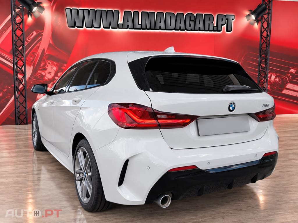 BMW 118 i Pack Desportivo M Auto