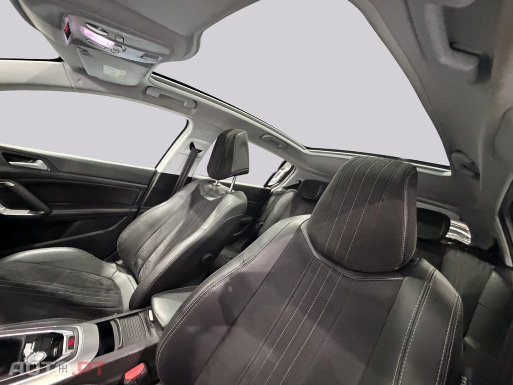 Peugeot 308 1.2  Feline