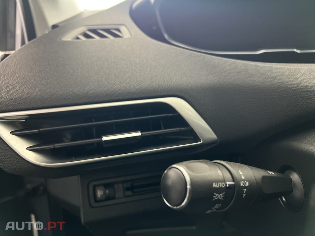 Peugeot 3008 1.6 BlueHDi Allure