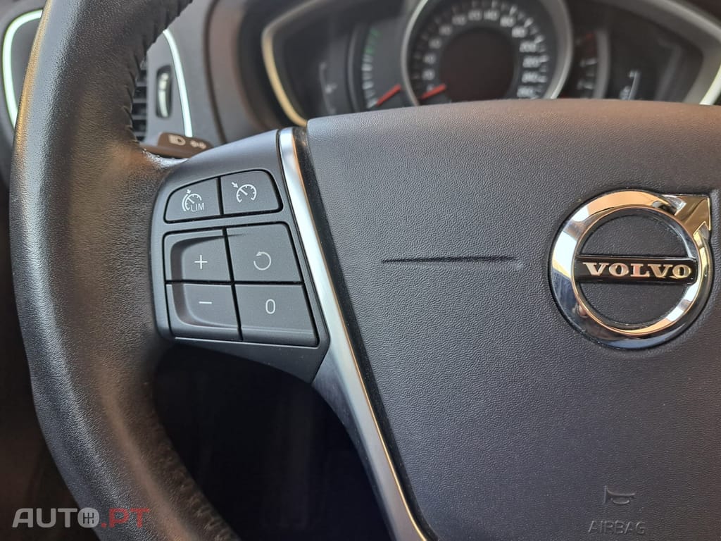 Volvo V40 2.0 D2 Momentum Eco
