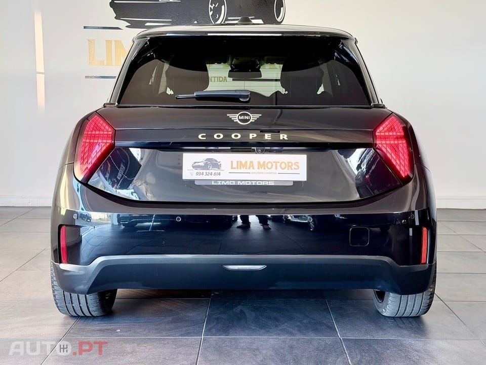 MINI Cooper Cooper E Favoured L