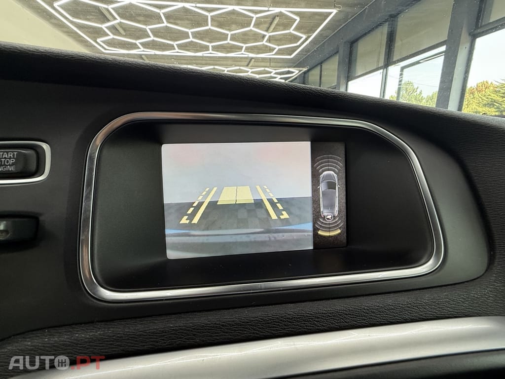 Volvo V40 1.6 D2 R-Design Momentum
