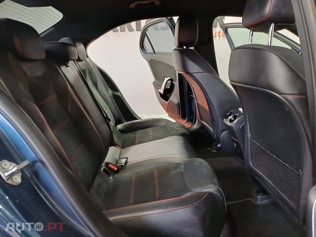 Mercedes-Benz A 250 e AMG Line