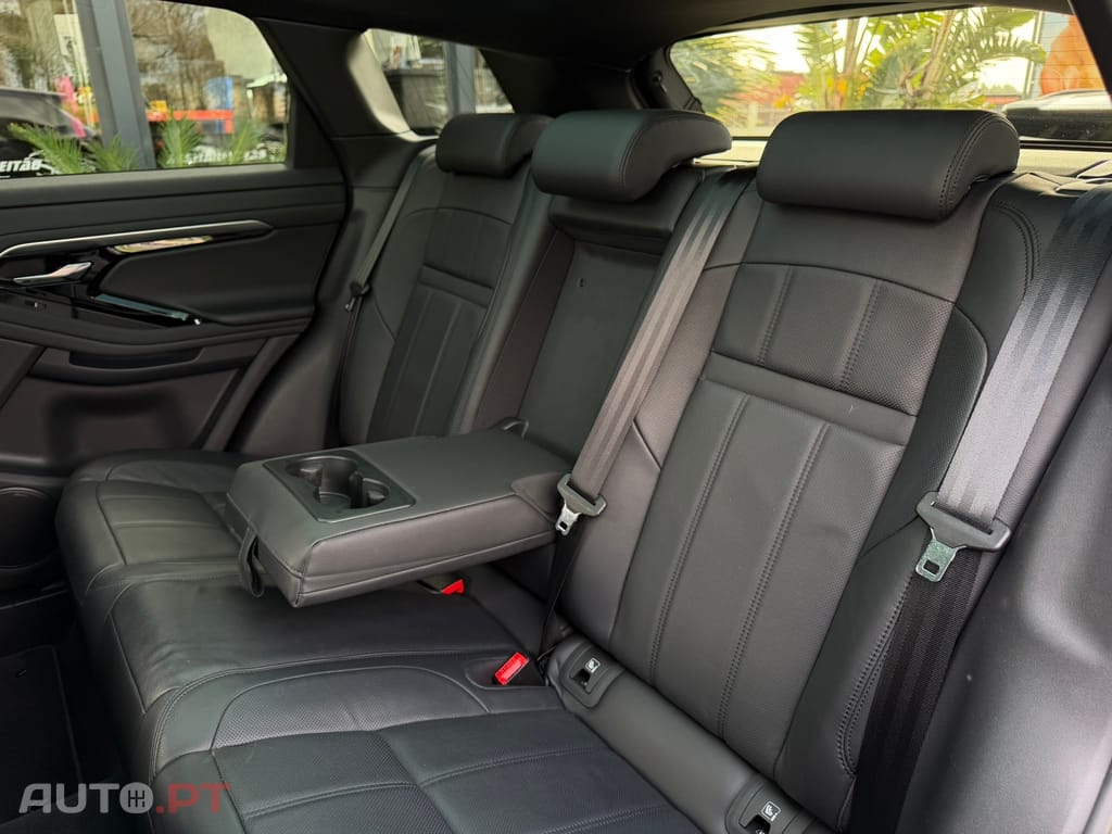 Land Rover Evoque 1.5 P300e AWD R-Dynamic S Auto