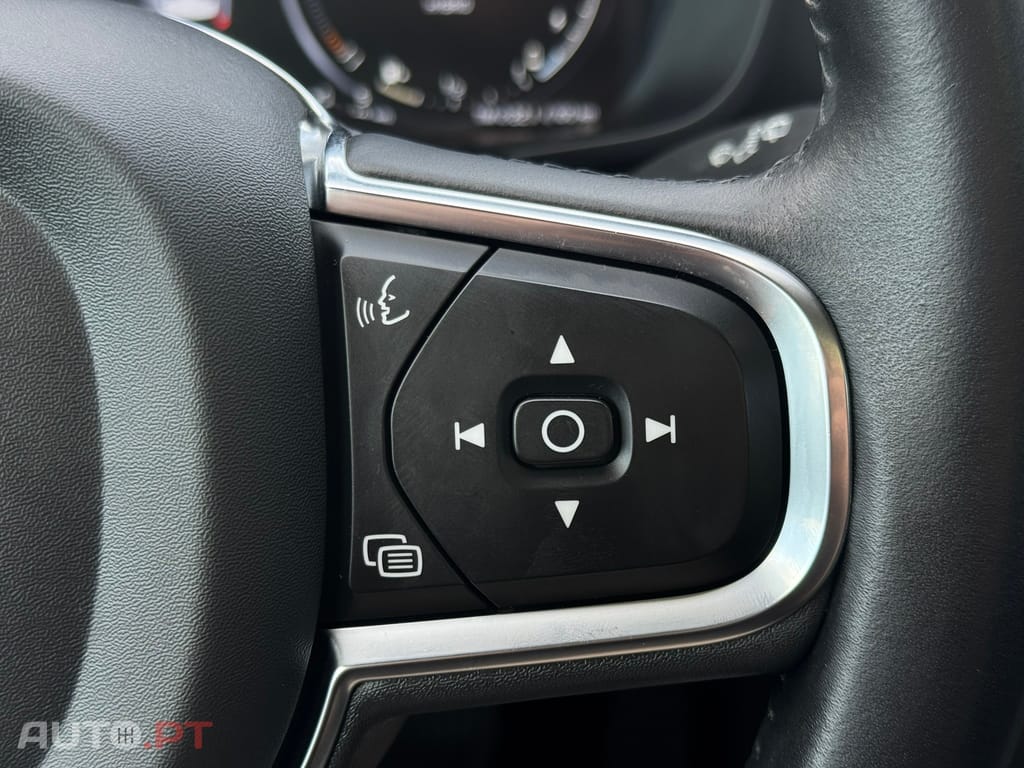 Volvo XC60 2.0 T8 PHEV Momentum Plus AWD