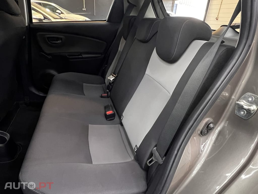 Toyota Yaris 1.0 VVT-i ACtive+AC