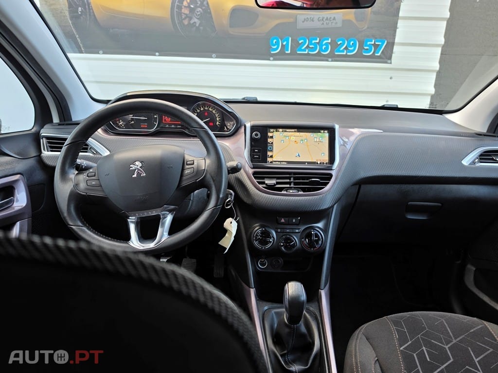 Peugeot 2008 1.2 PureTech Style