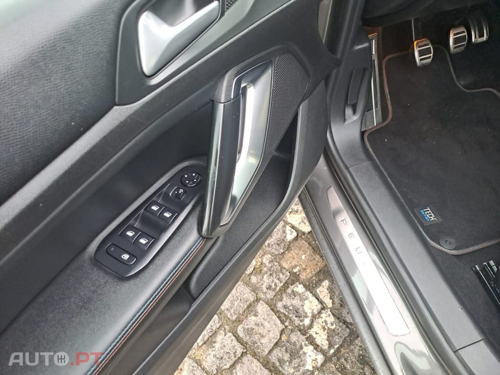 Peugeot 308 PureTech 130 EAT8 Allure Pack