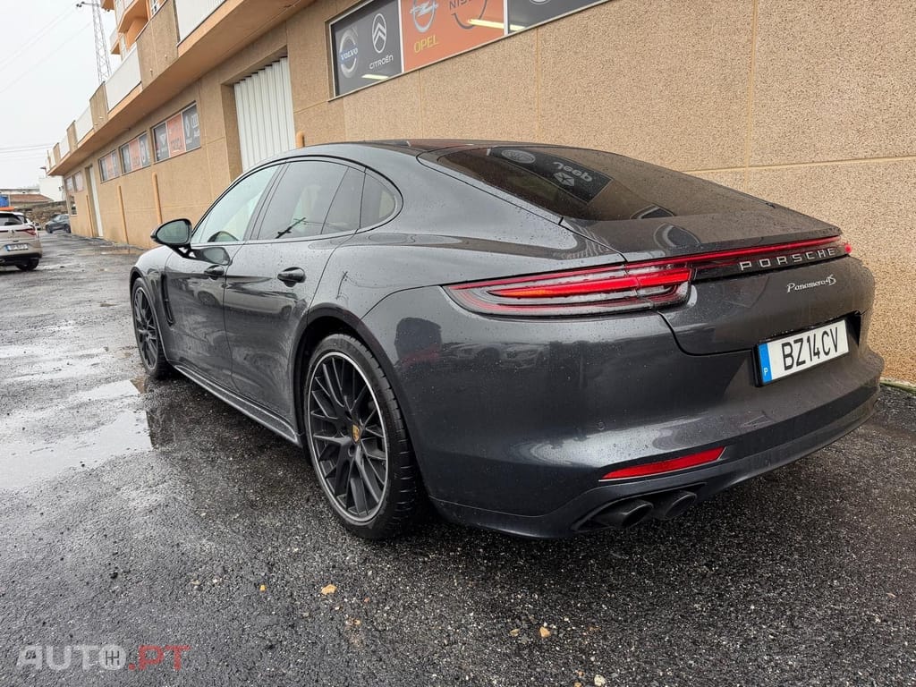 Porsche Panamera 4 S