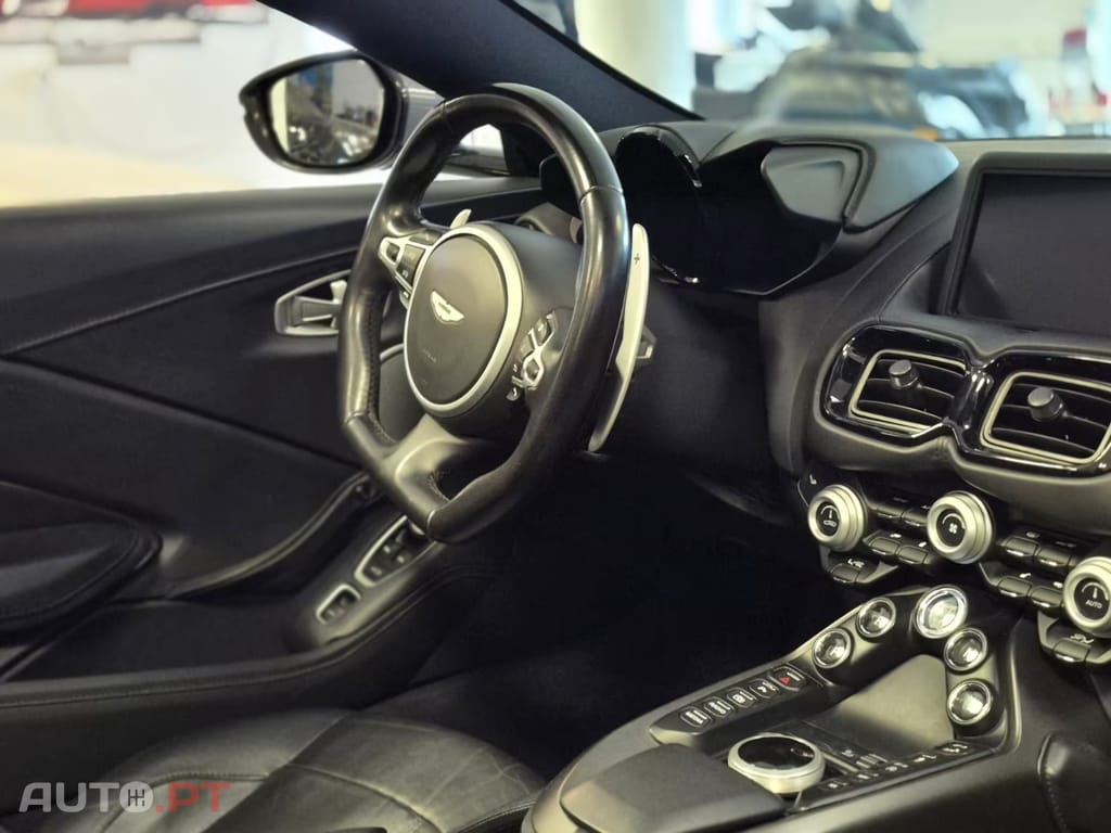 Aston Martin Vantage Roadster V8