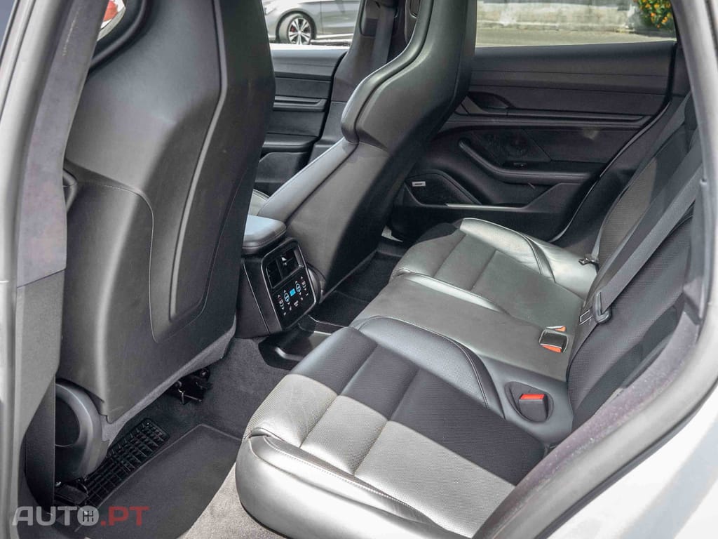 Porsche Taycan Turbo