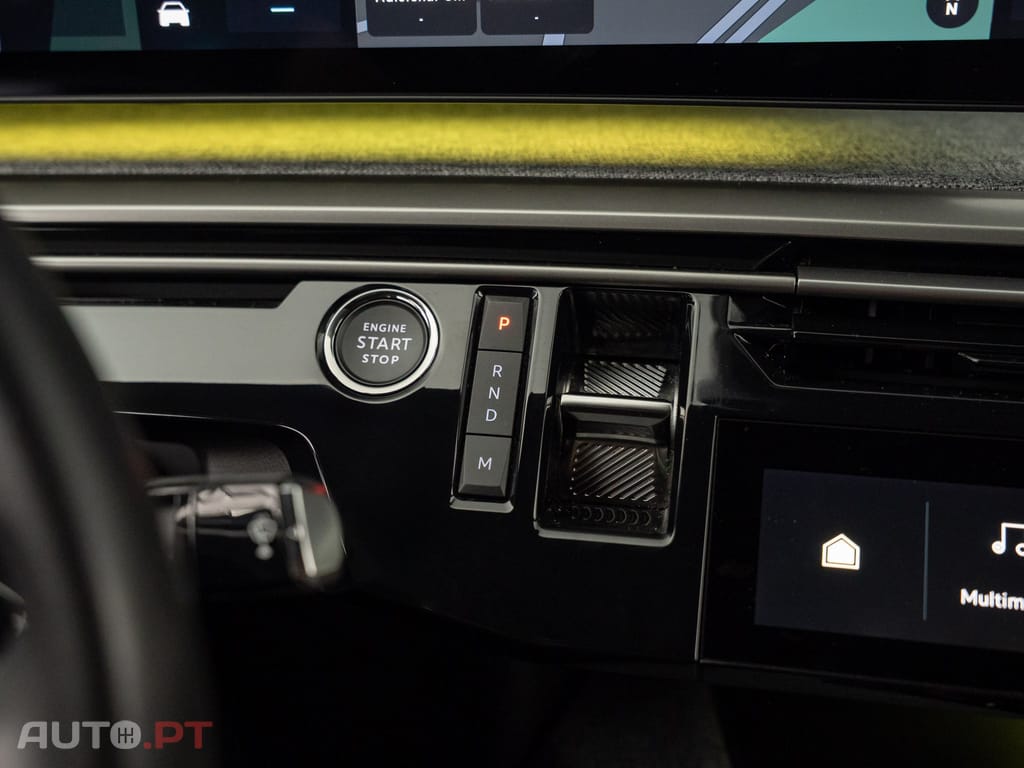 Peugeot 3008 1.2 Hybrid Allure e-DCS6