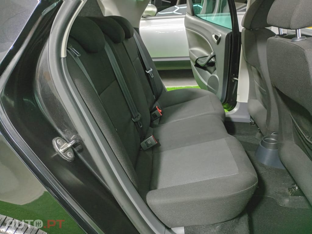 SEAT Ibiza 1.6 TDI Reference — fotografia 39