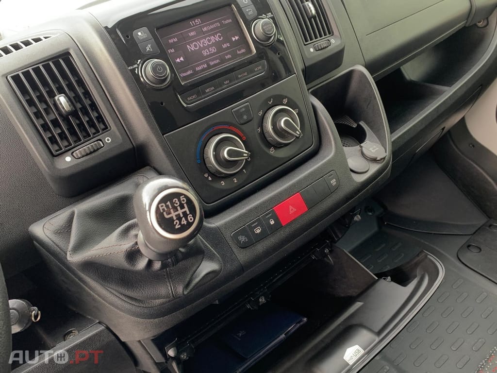 Peugeot Boxer 2.2 BlueHDi 335 L2 CD