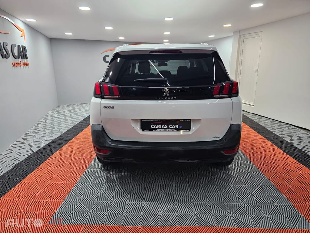 Peugeot 5008 1.2 PureTech Allure EAT8