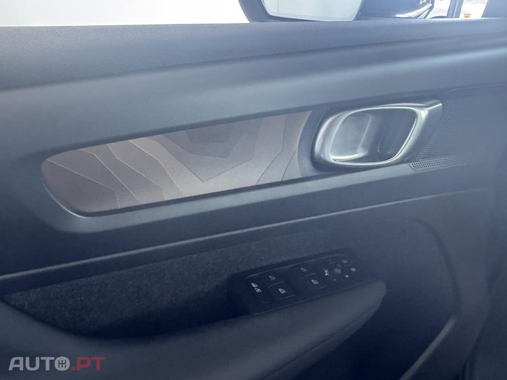Volvo XC40 1.5 T4 PHEV Core