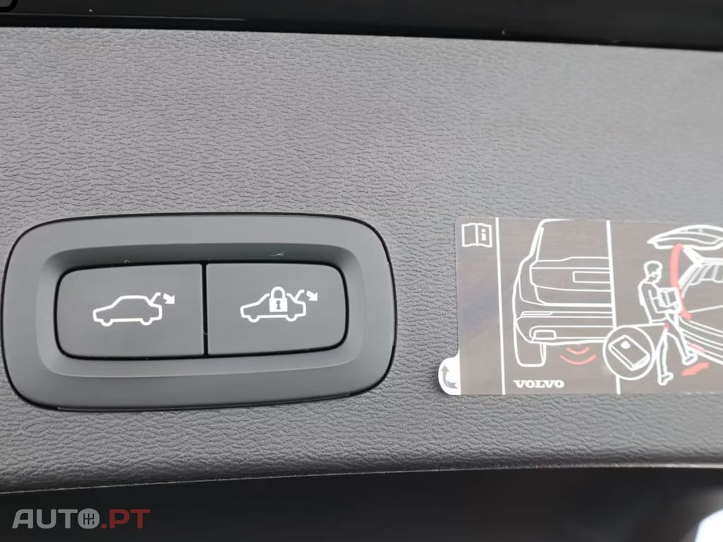 Volvo XC40 T5 RECHARGE INSCRIPTION I.V.A DEDUTIVEL 
