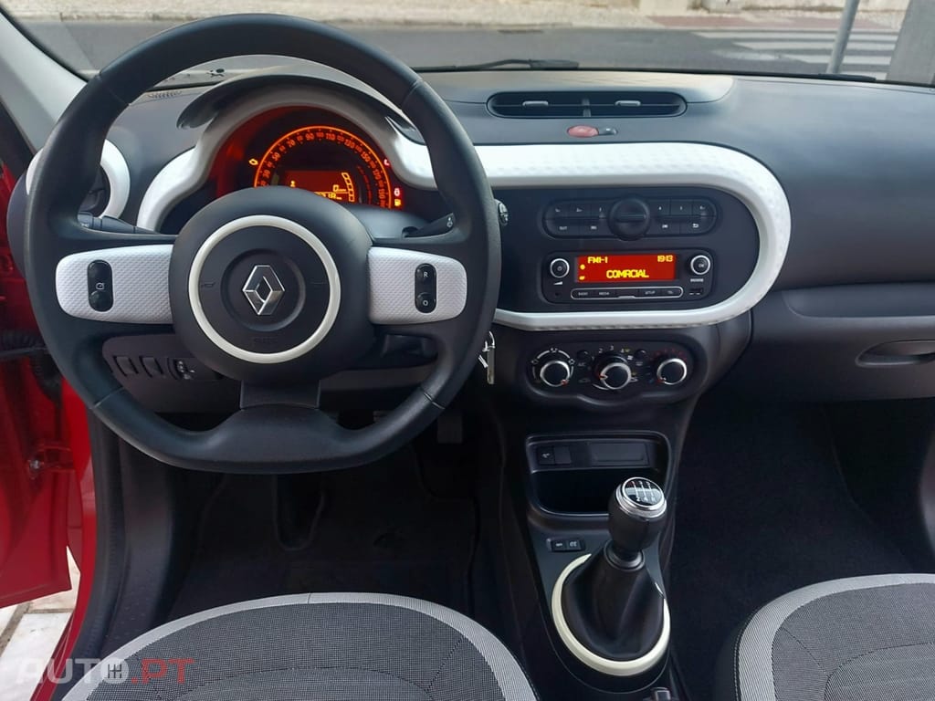 Renault Twingo 1.0 SCE INTENS