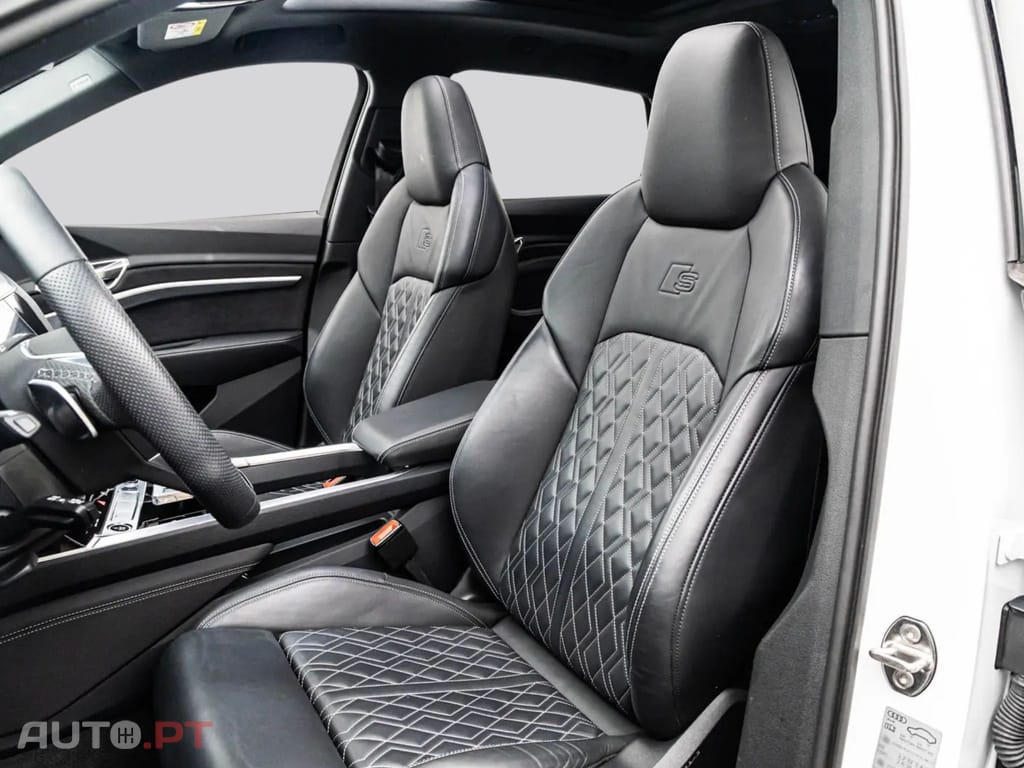 Audi Q8 E-Tron 55 S LINE BLACK I.V.A DEDUTIVEL 