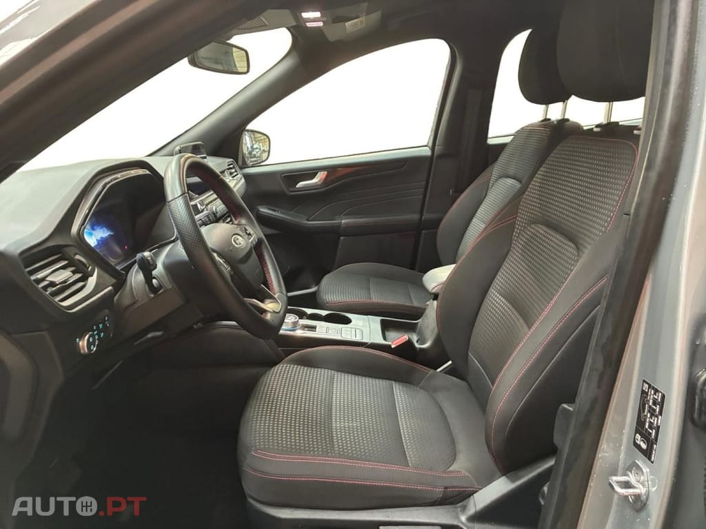 Ford Kuga 2.5 FHEV ST-Line I-AWD e-CVT