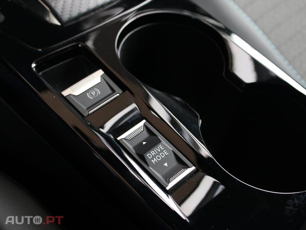 Peugeot E-2008 50 kWh Allure