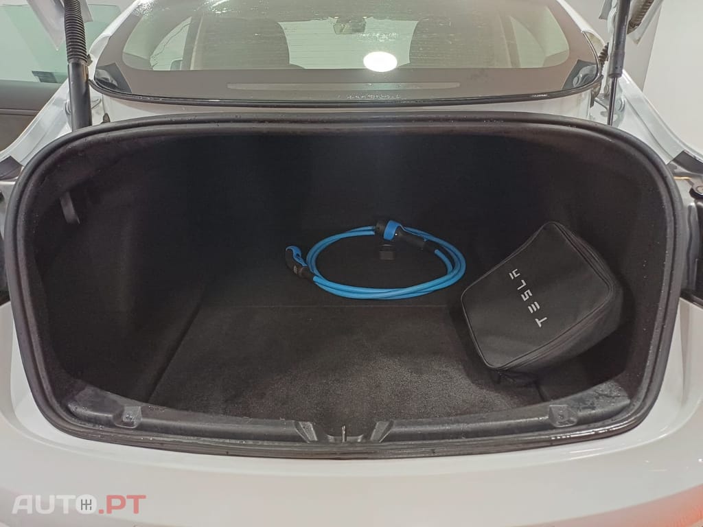 Tesla Model 3 Standard Range Plus RWD