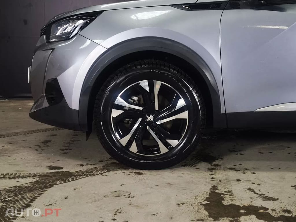 Peugeot E-2008 50 kWh Allure Pack