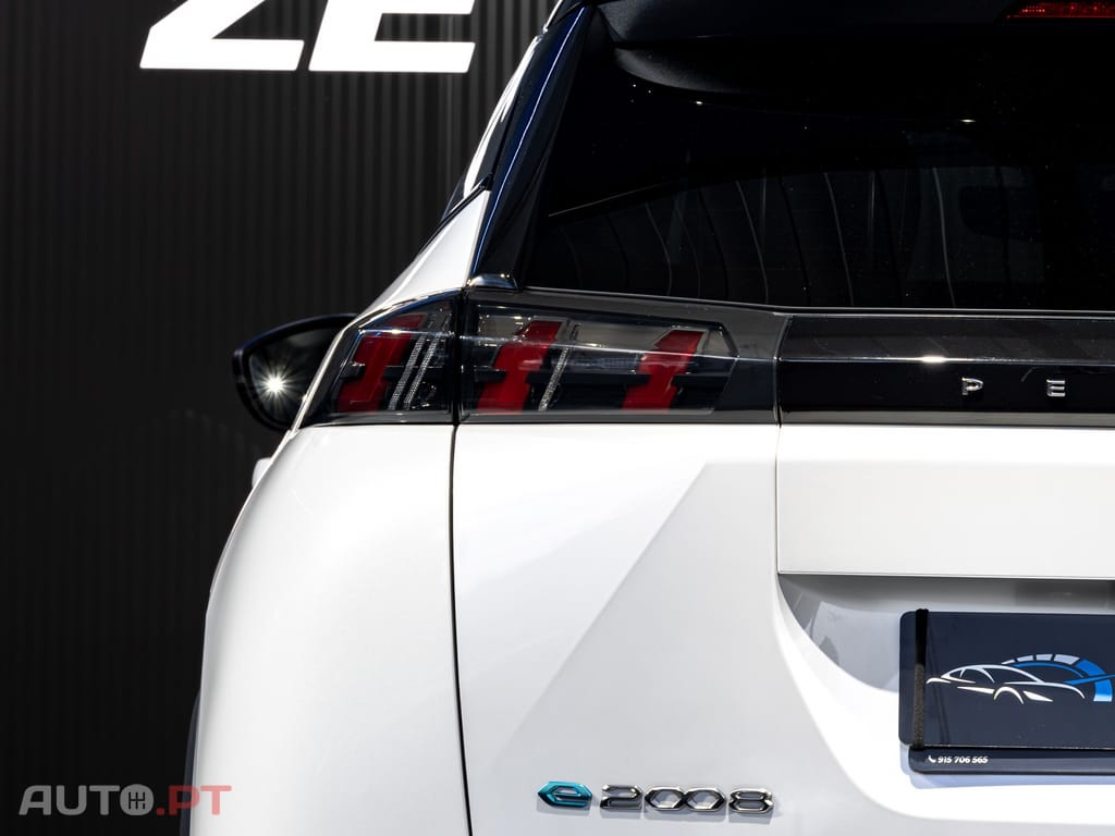 Peugeot E-2008 50 kWh GT