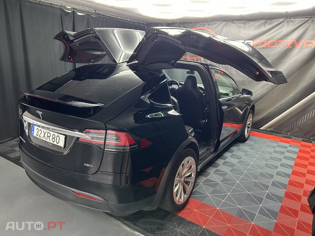 Tesla Model X 75D