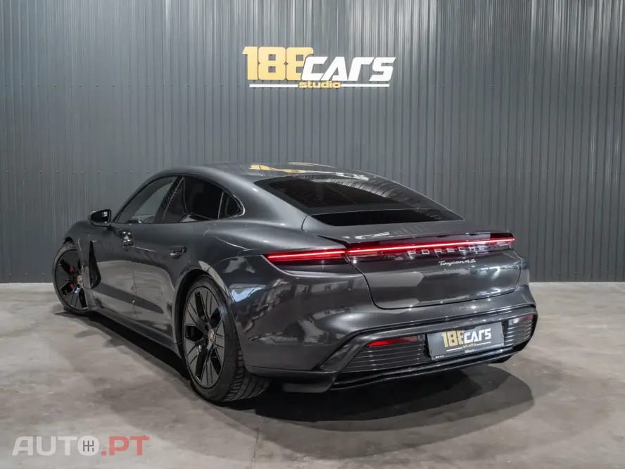 Porsche Taycan 4S