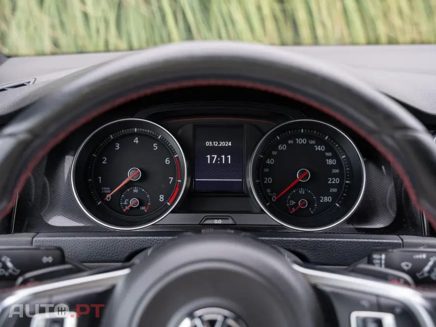 Volkswagen Golf GTI TCR 2.0 TSI OPF DSG