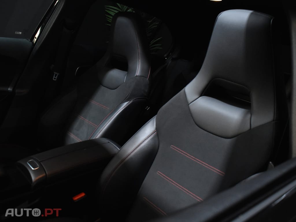Mercedes-Benz A 250 e 8G-DCT AMG Line