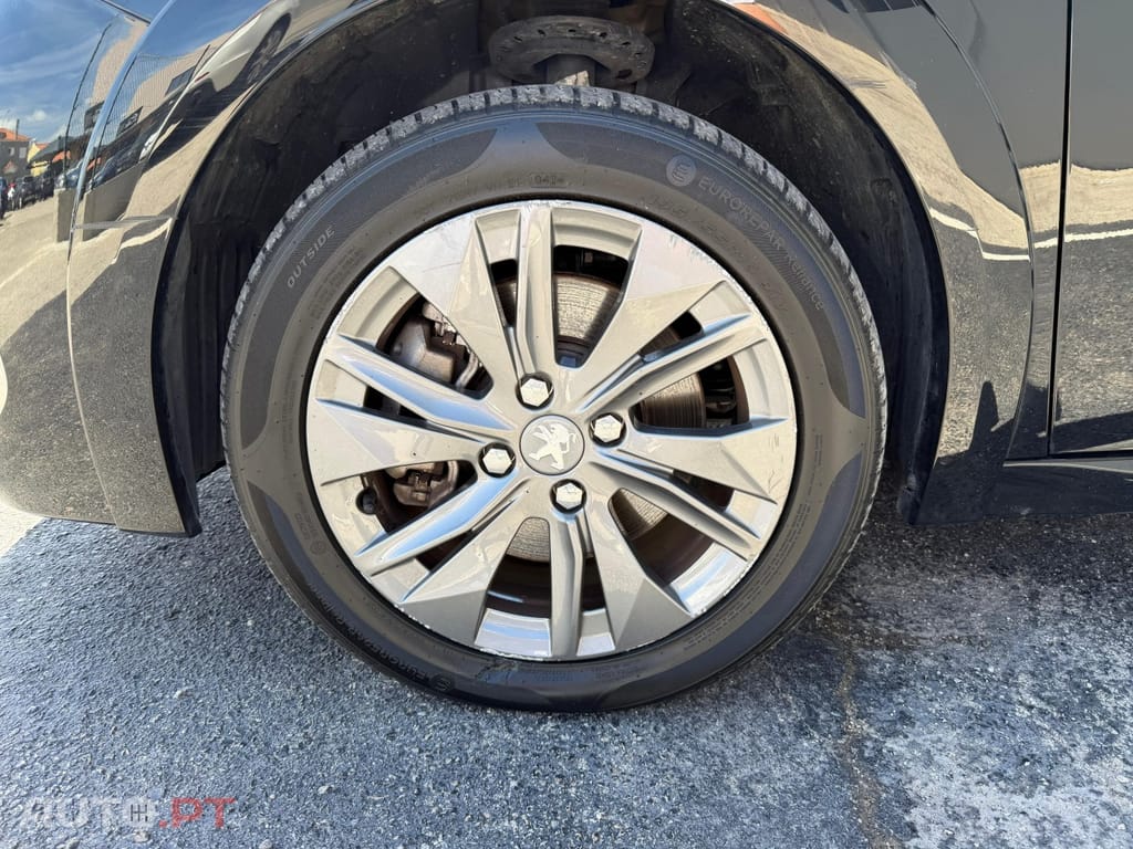 Peugeot E-208 50 kWh Style