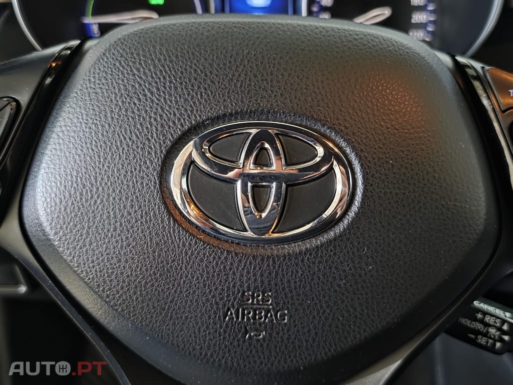 Toyota C-HR 1.8 Hybrid Square Collection