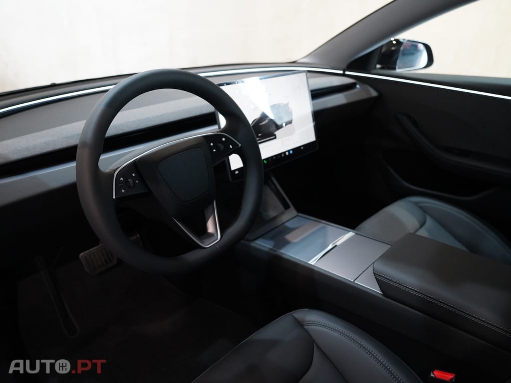 Tesla Model 3 Tração Traseira