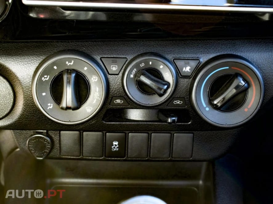 Toyota Hilux 2.4 D-4D 4X2
