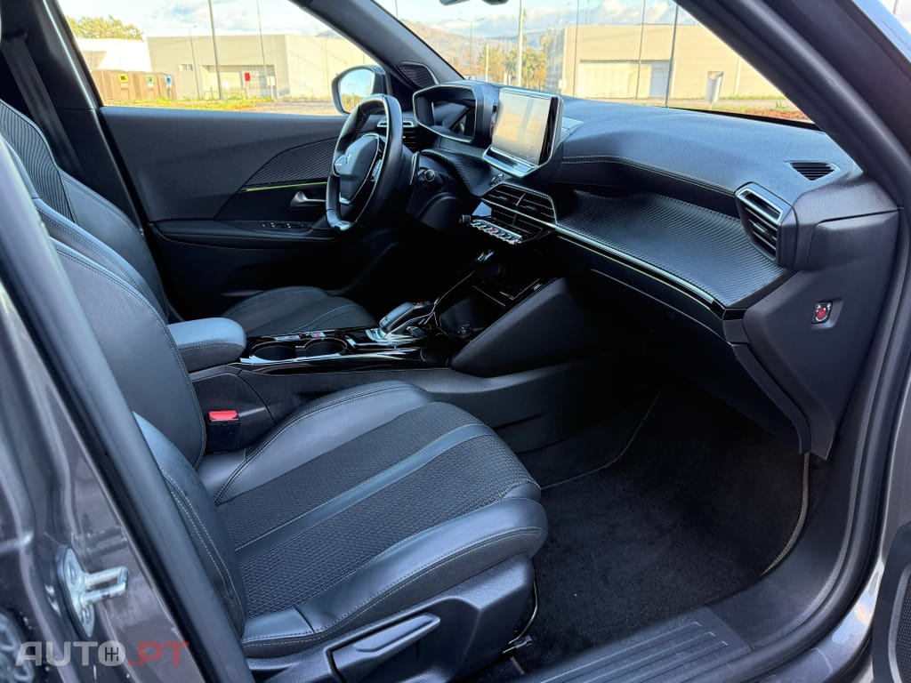 Peugeot 2008 1.2 PureTech GT Line EAT8