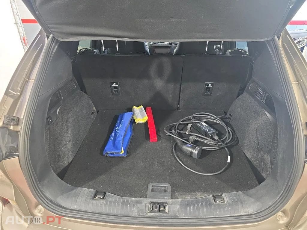 Ford Kuga 2.5 PHEV ST-Line X