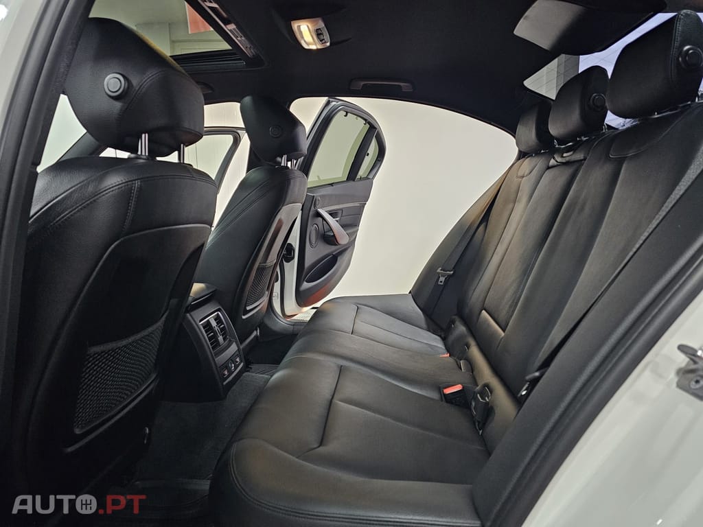 BMW 330 e iPerfomance Pack M