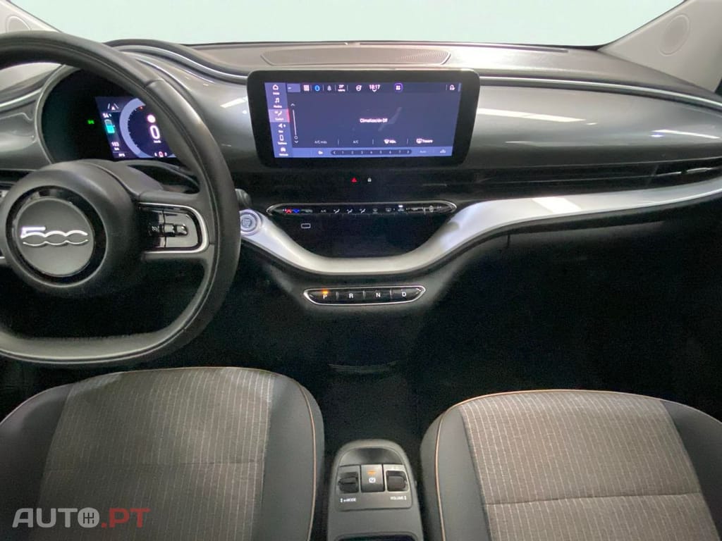 Fiat 500e 42 KWh Icon — fotografia 9