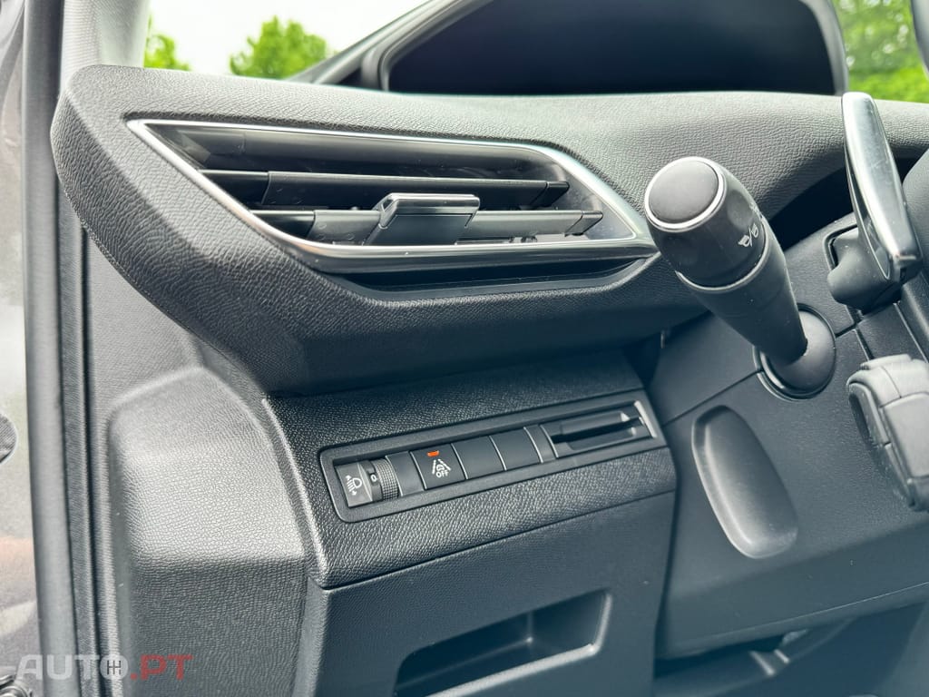 Peugeot 3008 1.5 BlueHDi Allure EAT8