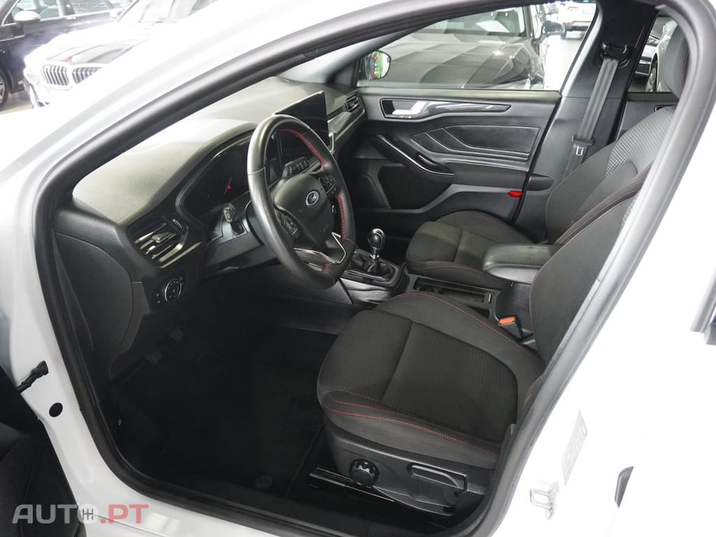 Ford Focus 1.0 EcoBoost MHEV ST-Line