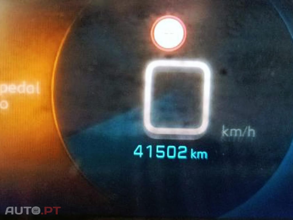 Peugeot E-2008 50 kWh Allure Pack