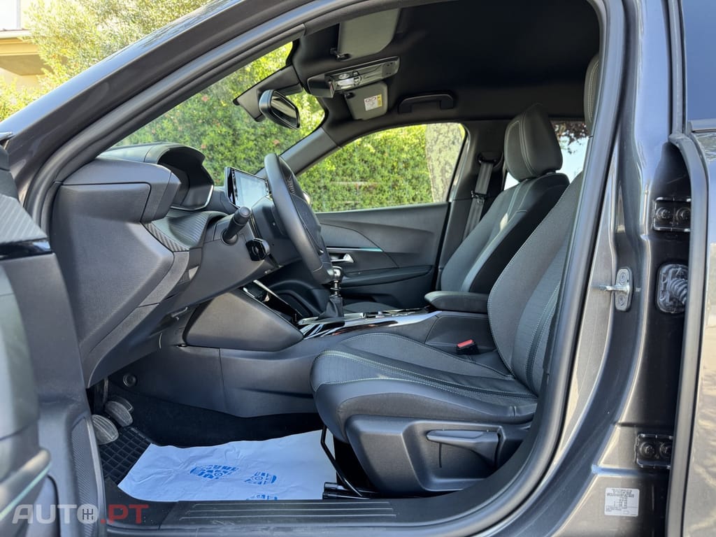 Peugeot 2008 PureTech 100 Allure